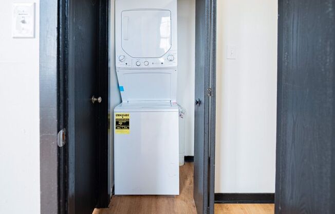 2 beds, 2 baths, $1,525, Unit Apartment 101