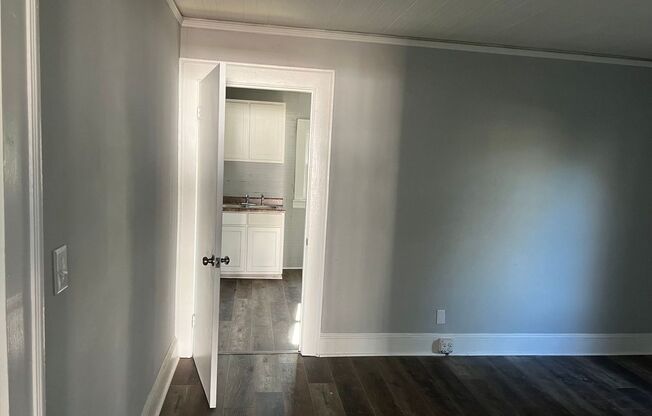 2 beds, 1 bath, $750