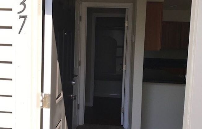 1 bed, 1 bath, 700 sqft, $1,710, Unit 237