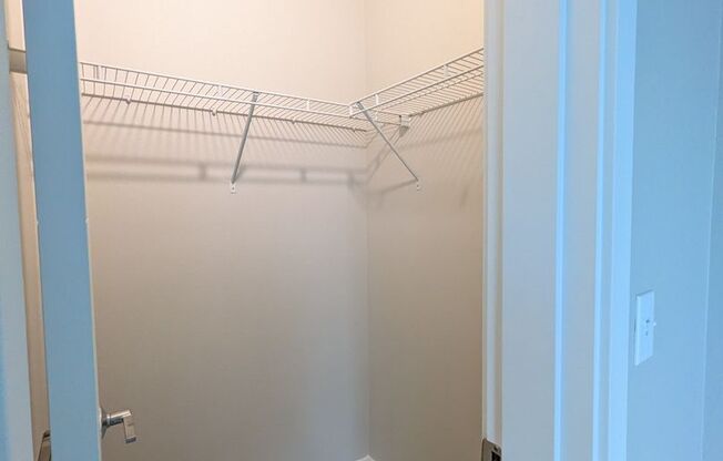 1 bed, 1 bath, 427 sqft, $1,395, Unit 416