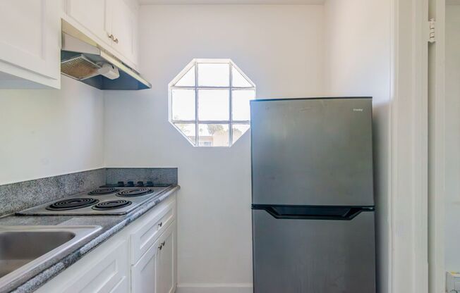 2521 Euclid Street Apartments