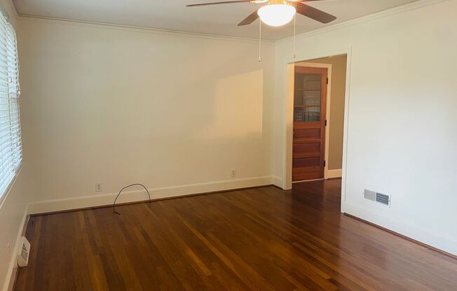 3 beds, 1 bath, $1,600