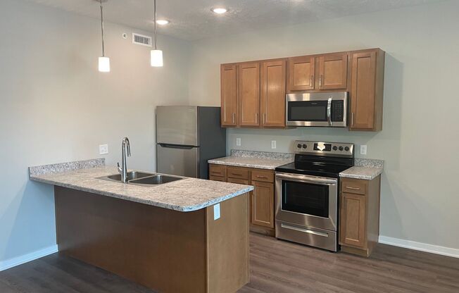 2 beds, 1 bath, 800 sqft, $1,150, Unit 124