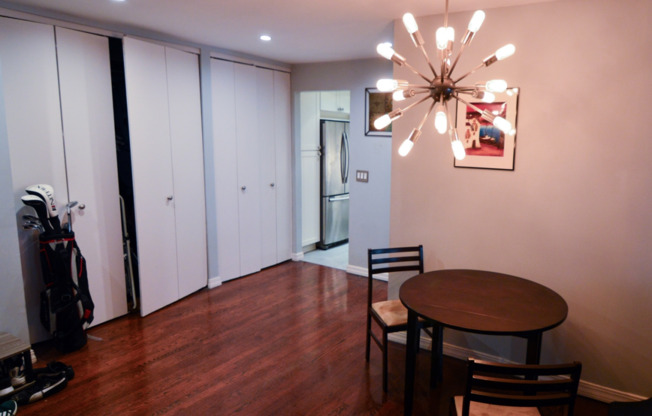 85 8 AVE