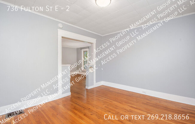736 FULTON ST E