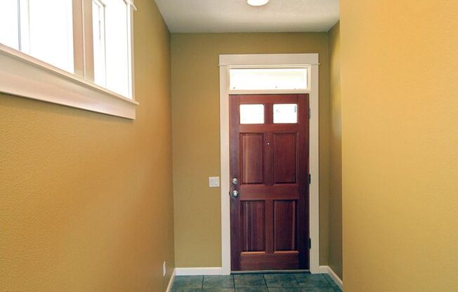 Lovely Modern 4 Bed, 2.5 Bath Beaverton Home Close to Nike/Intel