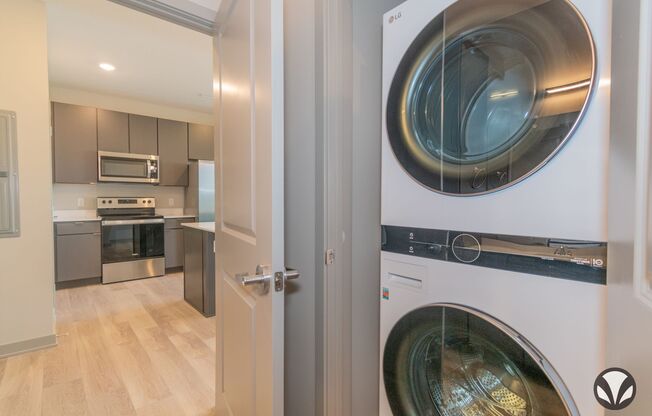 1 bed, 1 bath, 728 sqft, $1,295, Unit YH-2015