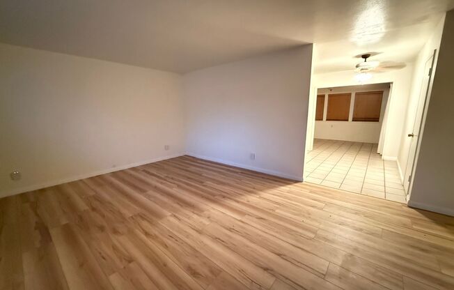 Clean 2 Bedroom / 1 Bathroom Condo Available in Kern City!