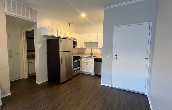 Studio, 1 bath, 500 sqft, $1,598, Unit 111