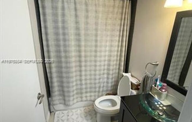 2 beds, 2 baths, $3,000, Unit # 408