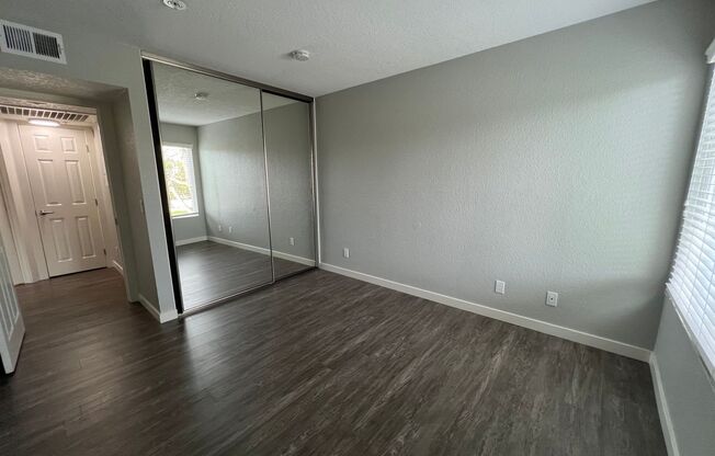 2 beds, 1 bath, 821 sqft, $2,770, Unit F033