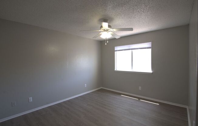 2 beds, 1 bath, 880 sqft, $1,250, Unit 254