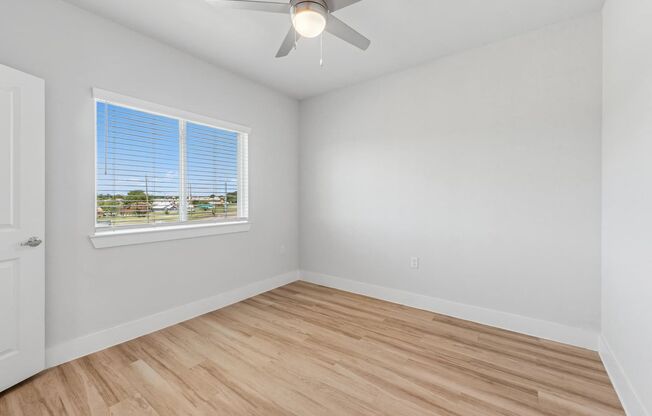 1 bed, 1 bath, 685 sqft, $1,070, Unit 633
