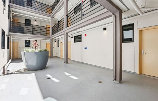 1 bed, 1 bath, 100 sqft, $950, Unit Shared Double - Shared  Double