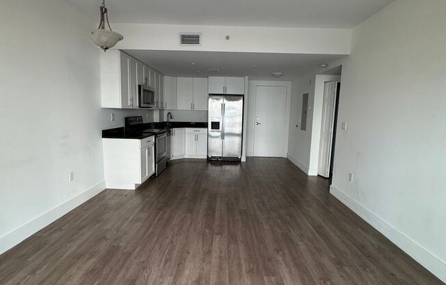 2 beds, 2 baths, 889 sqft, $2,325, Unit Unit 526