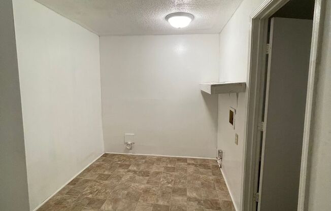 3 beds, 1 bath, $1,300