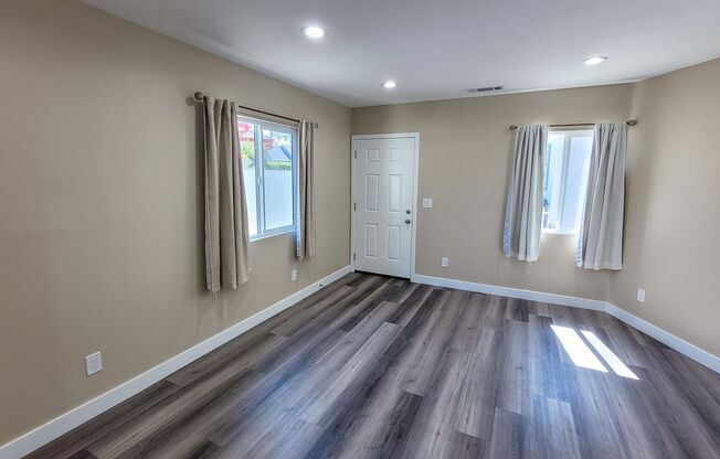 NEW ADU 2 Bed 2 Bath with ALL Appliances Included!