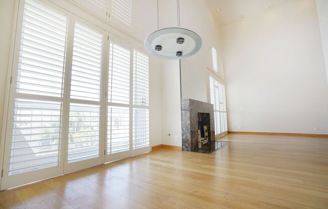 Sunlight Galore 2 Bed / 3Bath + Loft + Sundeck Condo in Westwood!