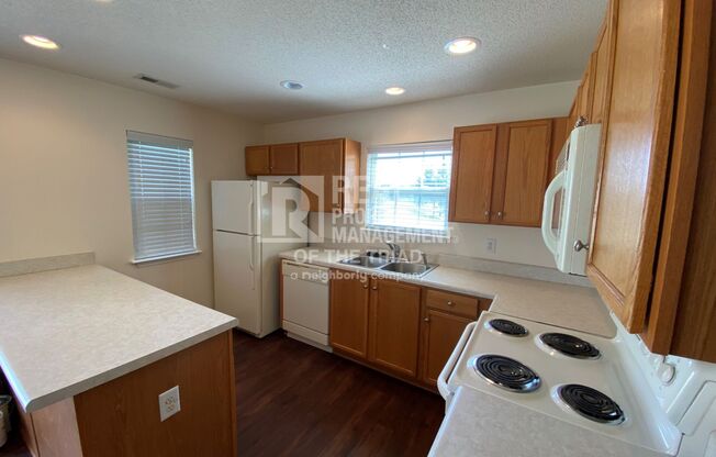 3 beds, 2.5 baths, $1,675