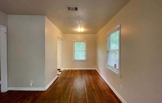 3 beds, 1 bath, $2,400