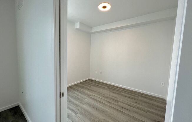 2 beds, 1 bath, 795 sqft, $1,900, Unit 608