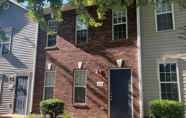 Spacious 2 Bed/2.5 Bath Townhome - Convenient Location - Neutral Interior - 2 Primary Bedrooms