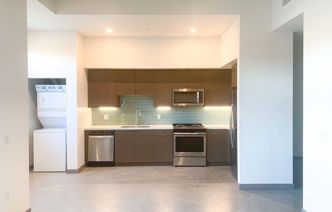 Studio, 1 bath, 554 sqft, $2,895, Unit 101