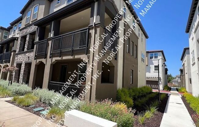 920 KOLBE LN