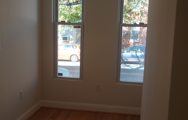 Charming 2 Bedroom/1 Bathroom Townhome in Washington Village, MD!
