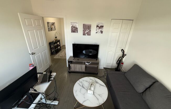 2813 E. Belleview Pl.