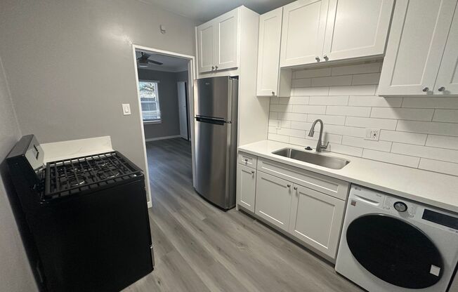 Studio, 1 bath, 400 sqft, $1,450