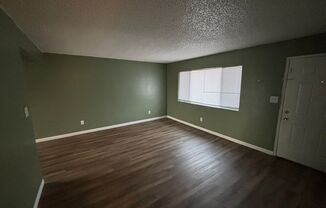 2 beds, 1 bath, $1,495, Unit A