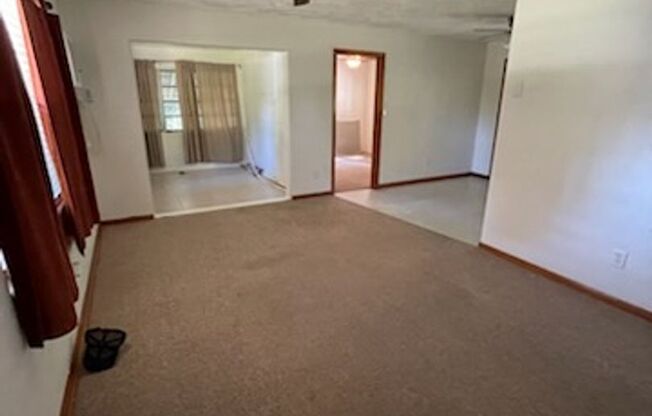 3 beds, 1 bath, $1,400