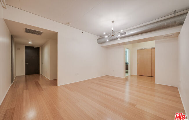 1 bed, 1.5 baths, 1,200 sqft, $3,100, Unit 1115