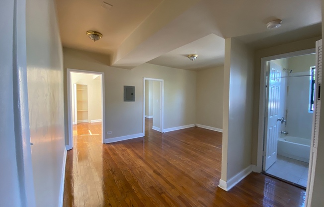 4834 W Adams LLC