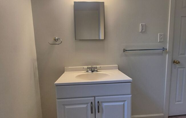 1 bed, 1 bath, 650 sqft, $1,249, Unit 7235 Penn Ave. #3A