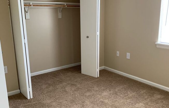 1 bed, 1 bath, 670 sqft, $1,075, Unit 115RC