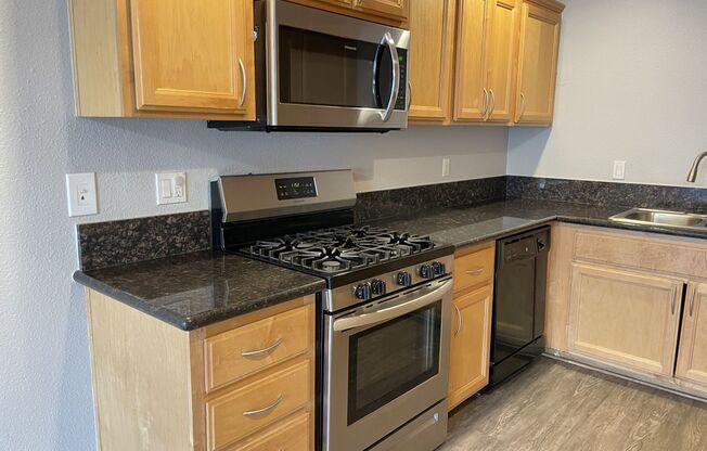 2 beds, 1 bath, 890 sqft, $2,595, Unit 0034