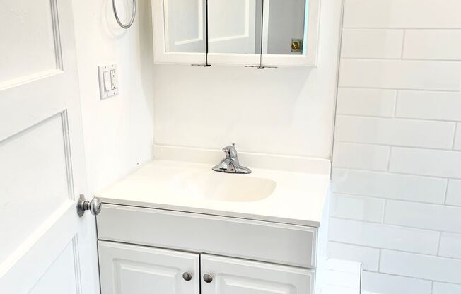 1 bed, 1 bath, 725 sqft, $2,650, Unit 31