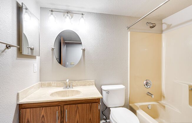 2 beds, 2 baths, 950 sqft, $1,199, Unit 224