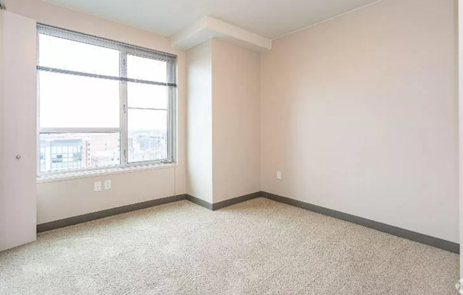 1 bed, 1 bath, 702 sqft, $1,620, Unit 1004