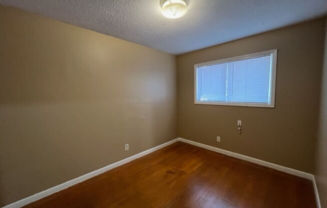 3 beds, 1 bath, $1,349