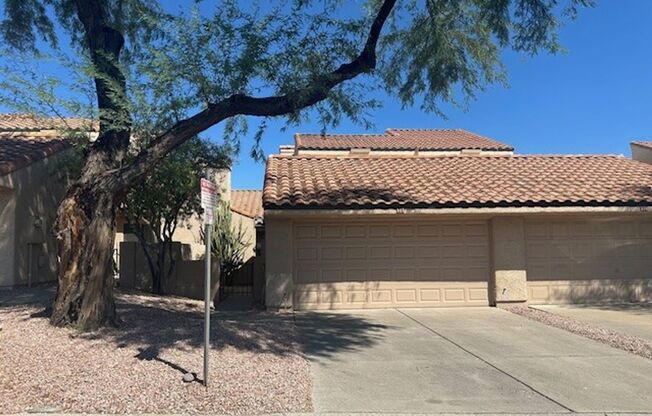 MARLBOROUGH PARK VILLAS UPDATED TOWN HOME WITH 2 CAR GARAGE, YARD AND COMMUNITY POOL.