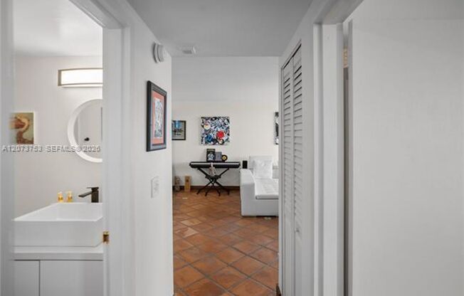 2 beds, 2 baths, $3,000, Unit # 1204
