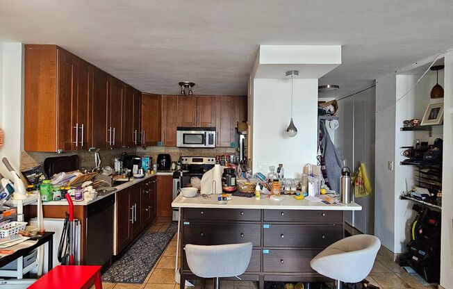 UPTOWN - GREAT 1BD/1BTH CONDO FOR RENT!
