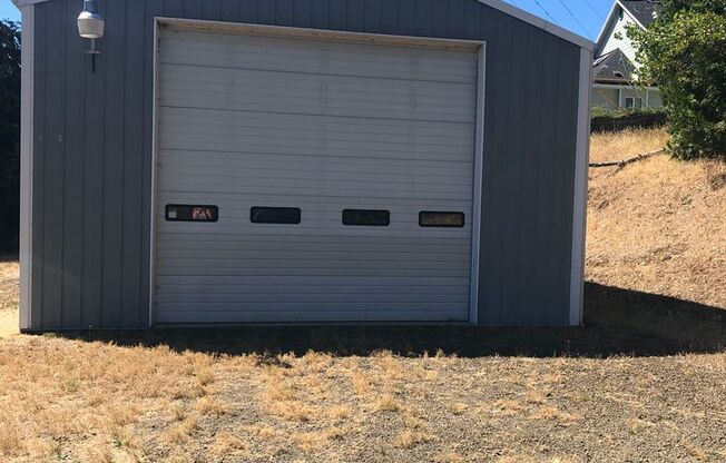 24x48 Storage shop in Hucrest area with large RV garage door