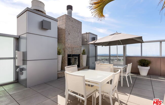 1 bed, 1 bath, 814 sqft, $4,250, Unit 415