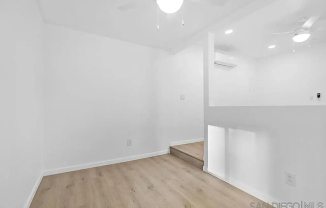 Studio, 1 bath, 400 sqft, $1,900, Unit 2960 Reynard