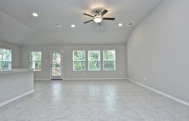 4 BR / 2 BA - 1832 SF One-Story Home - LAGO VISTA!
