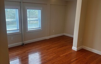 483 NEWPORT AVE